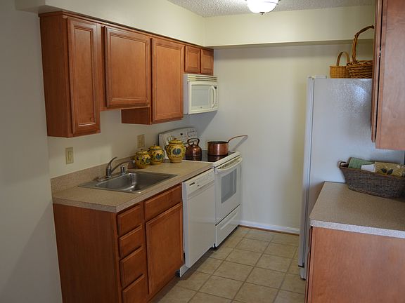 3rd image of 7401 Westlake Ter APT 1609
