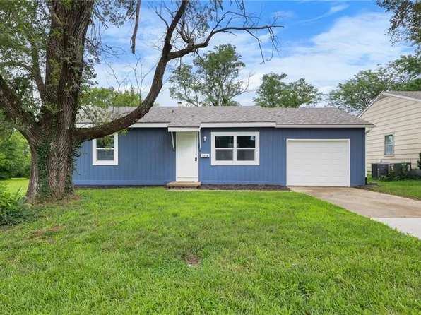 1758 Main St, Osawatomie, KS 66064