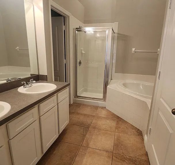 12507 Midpointe Dr — Photo 6