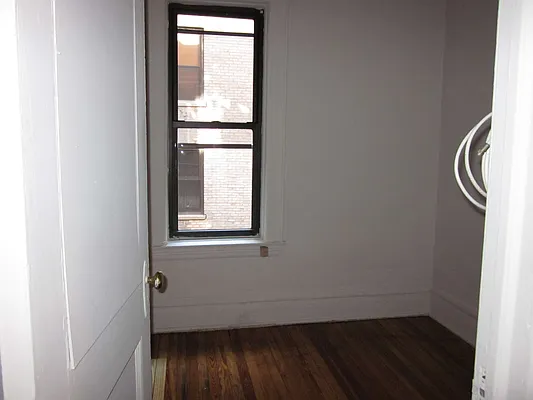 Rented by Metropolitan Equities | media 12