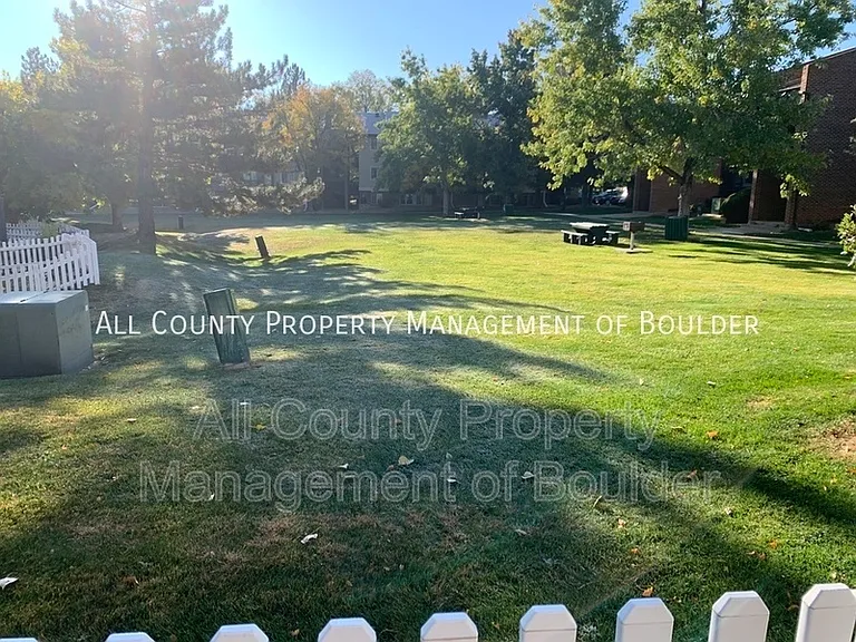 800 W Moorhead Cir #C — Photo 6