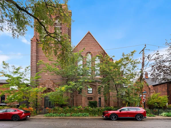40 Westmoreland Ave #14, Toronto, ON M6H 2Z7