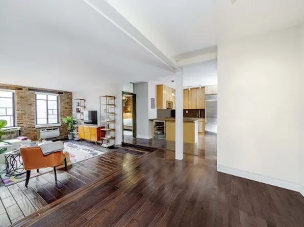 255 West 23rd Street 4HW image 2 of 7