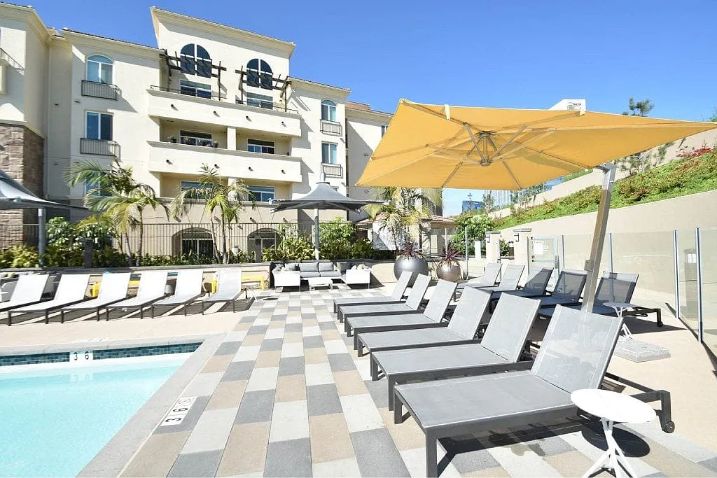 360 Luxury Apartments — Photo 3