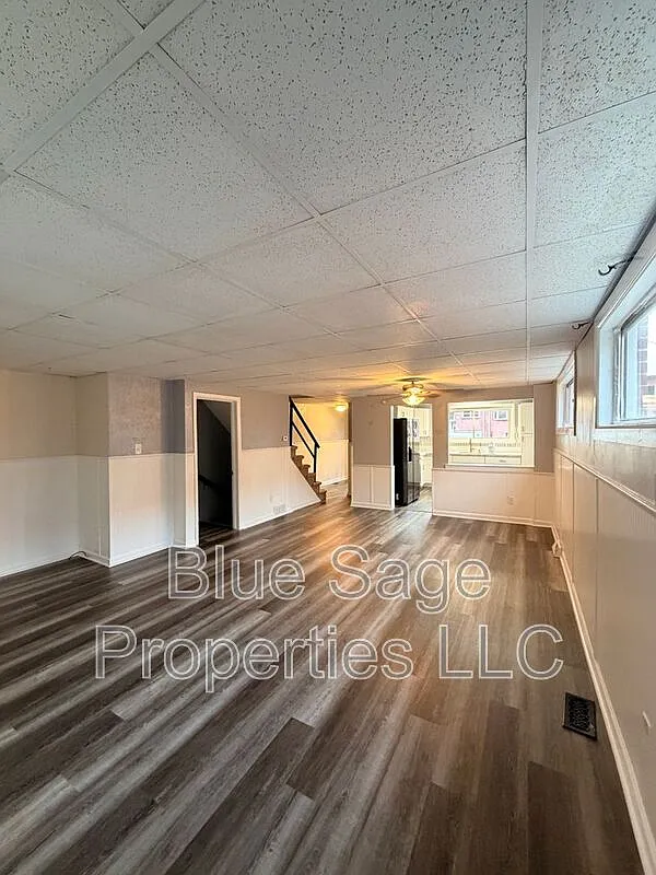 4 bed, 2.0 bath, 1811 sqft, $2,095 — Photo 3