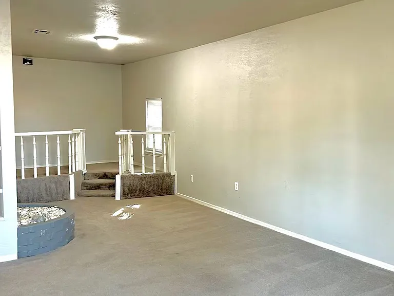 1807 Comanche St NW — Photo 11