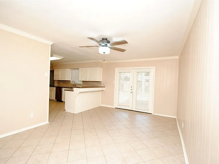 10034 Cedardale Dr — Photo 17