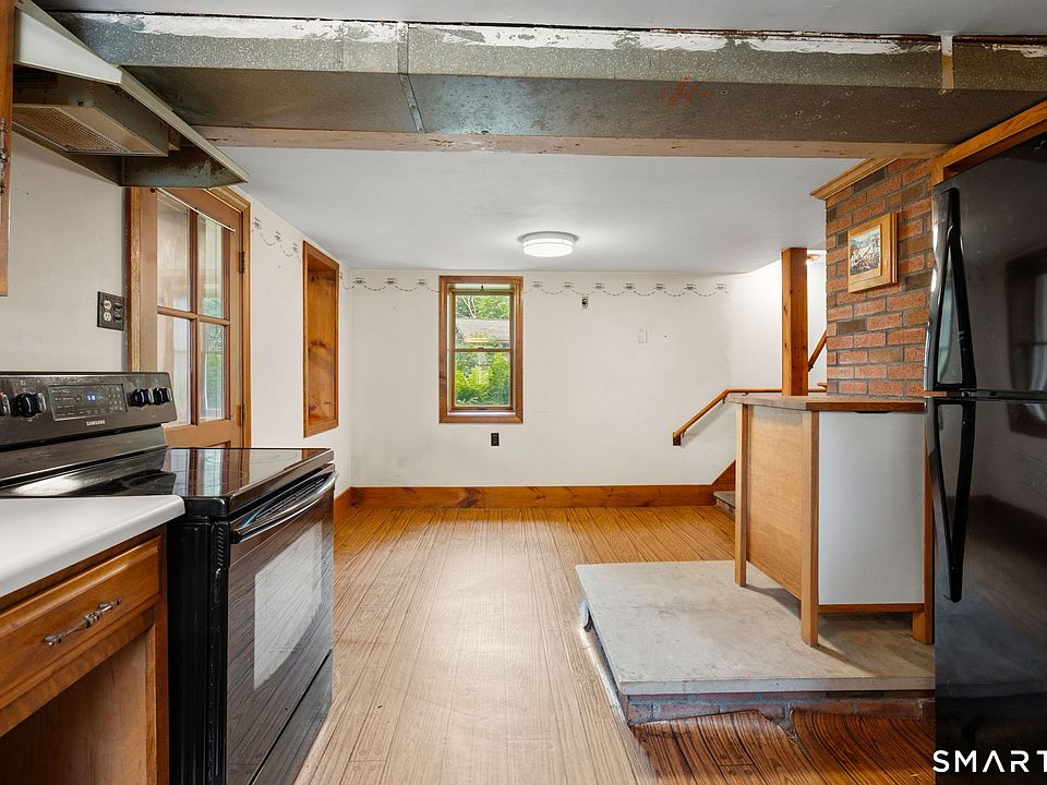 10th image of 185 Hampden Road