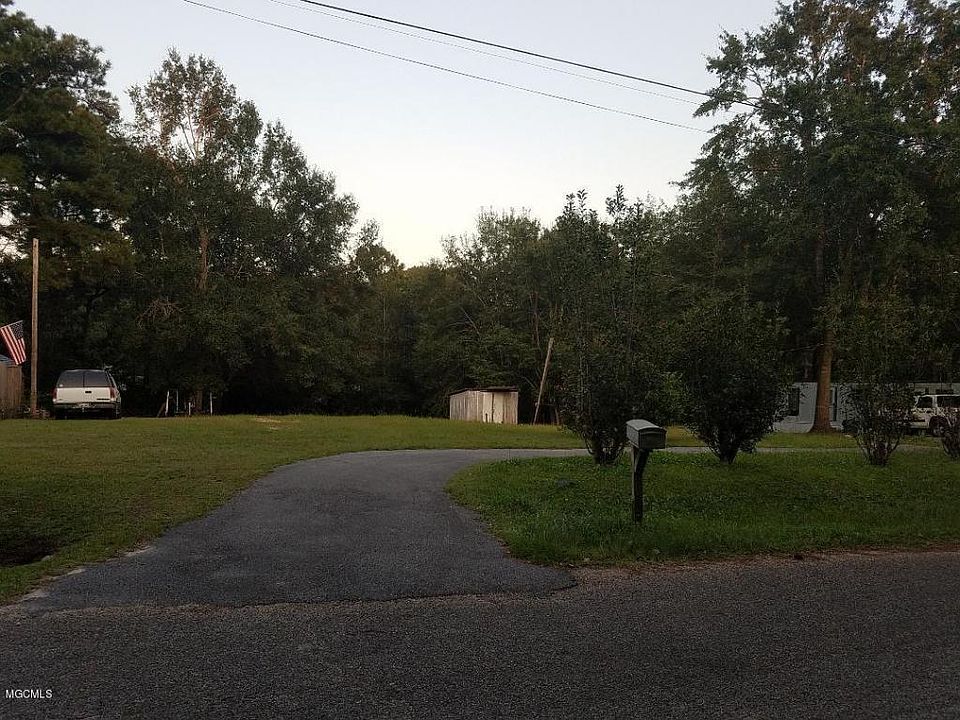 2nd image of 2820 Flounder Cir