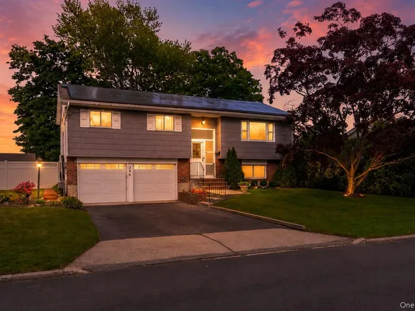 395 Saldane Avenue, North Babylon, NY 11703