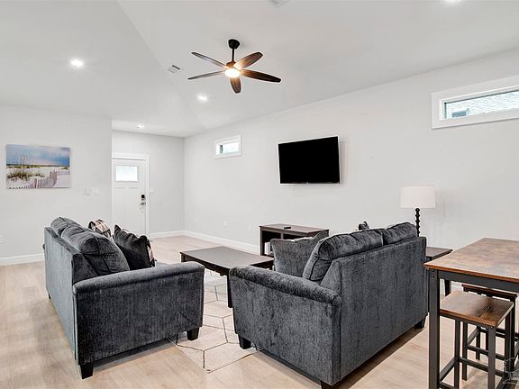 4th image of 2613 N Tarragona St