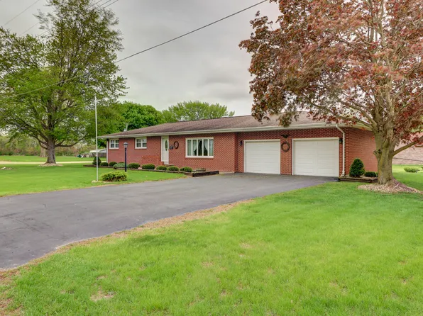310 E 3rd St, Tampico, IL 61283
