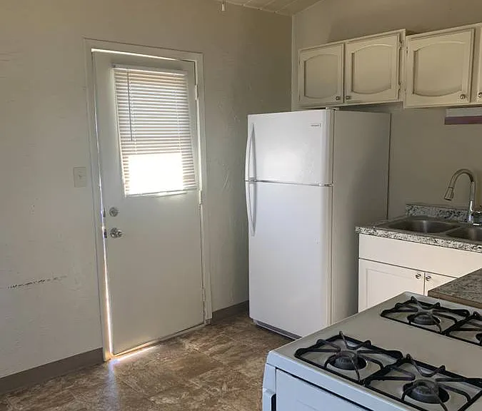 590 Durham St — Photo 3