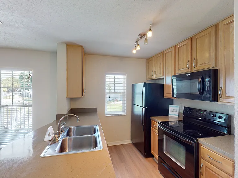 The Breyley Apartments — Photo 36