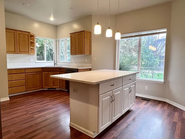 378 S Winthrop Way — Photo 13