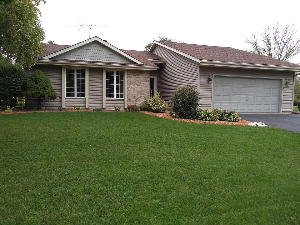 1st image of 409 Fox River Hills Dr