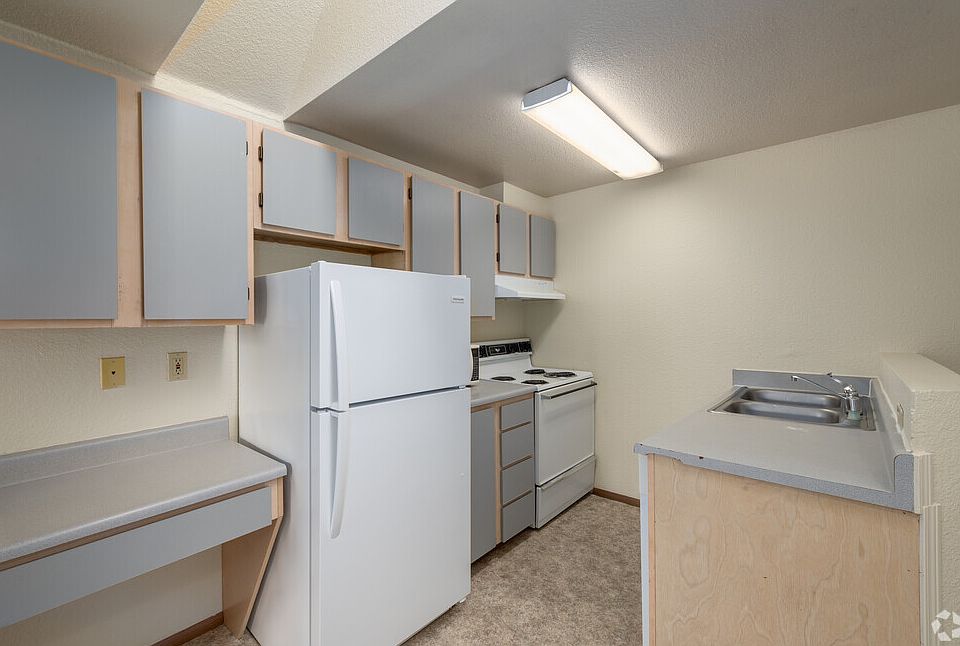 1st image of 4235 12th Ave NE APT 304