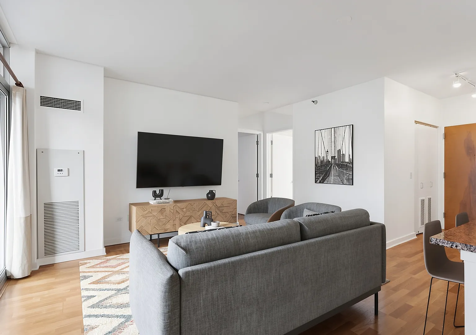 1 bed, 800 sqft, $2,500 — Photo 4