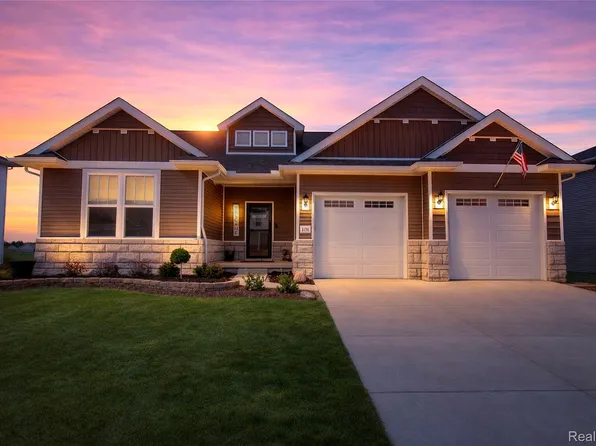 2138 Gambrel Ln, Howell, MI 48843