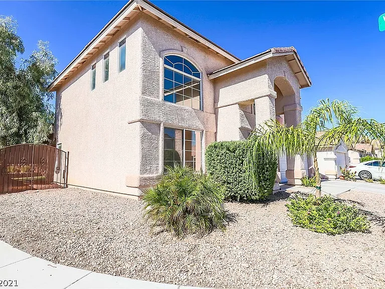 8101 Peach Flare St — Photo 5
