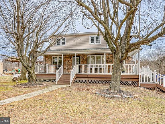 2nd image of 430 Monroeville Rd