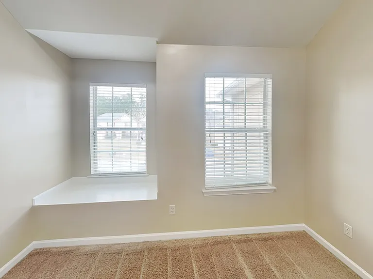 618 Maltese Dr — Photo 16