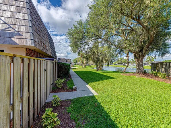 921 Royal Oak Blvd, Leesburg, FL 34748