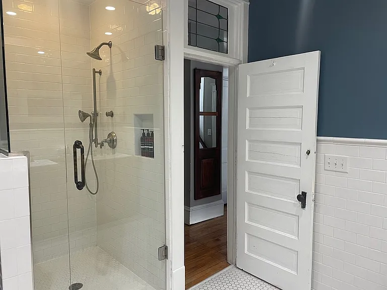 4453 York Ave S — Photo 3
