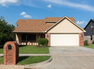 1504 SE Walnut Creek Rd, Lawton, OK 73501