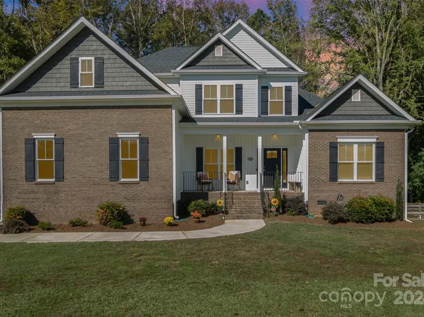 2918 Plum Thicket Ct, Monroe, NC 28112