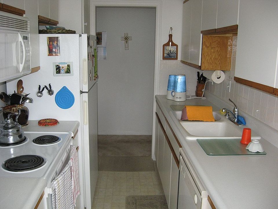 galley kitchen