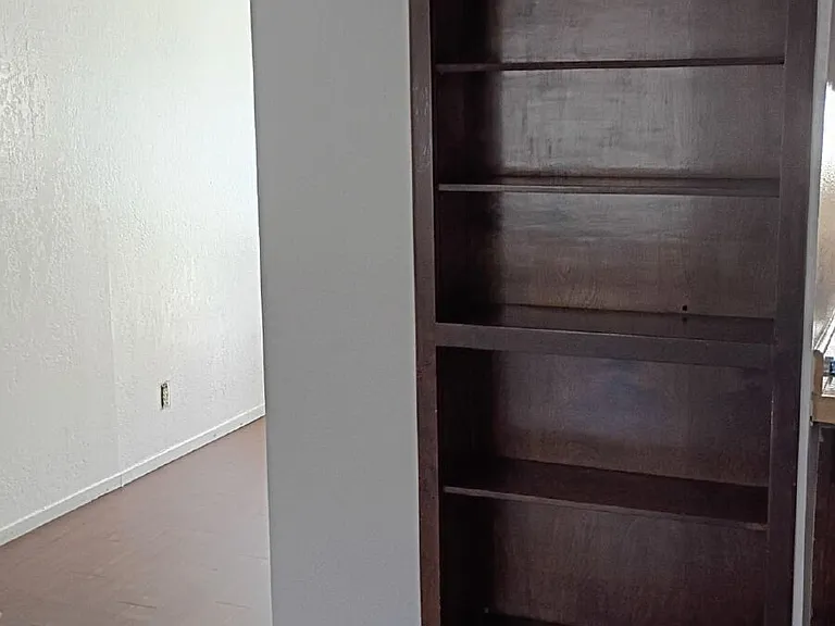 126 N Peppertree St — Photo 7