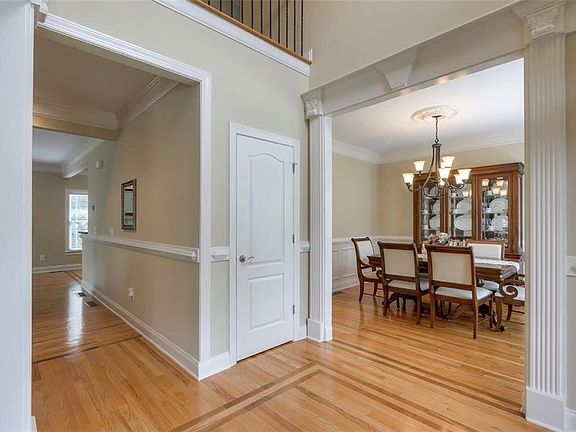 5th image of 107 Three Branches Dr