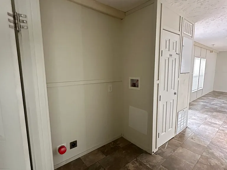 804 Avenue E #1 — Photo 7