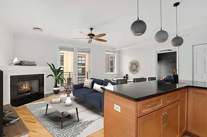 1st image of 815 N Marshfield Ave #3