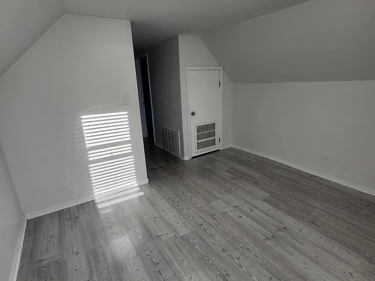 5735 S Princeton Ave #3 — Photo 4