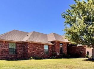 609 N Buckhorn Way, Mustang, OK 73064