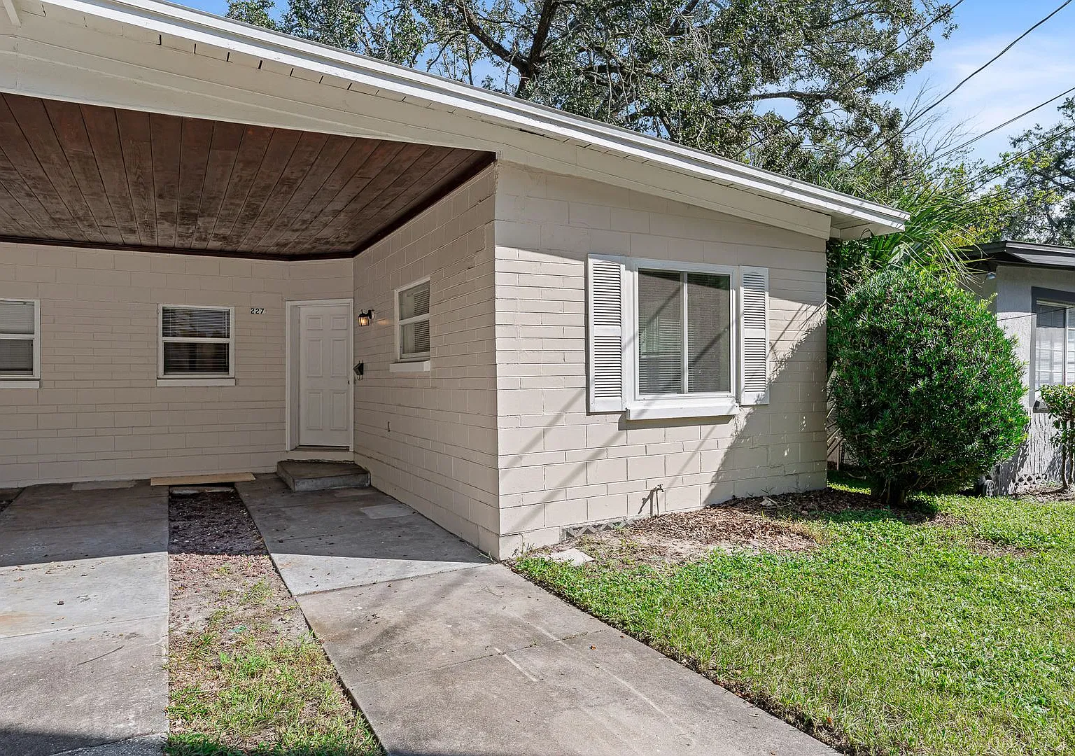 Lakefront Living on Lake Olive — Photo 2