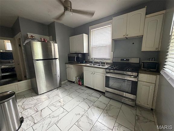 2nd image of 7043 Florence Pl