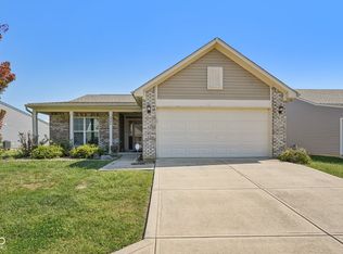 2204 Cherrybark Ct, Shelbyville, IN 46176