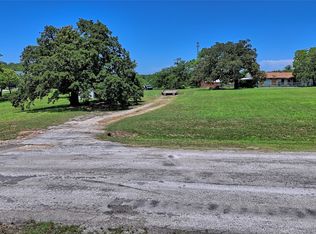 604 S Mill St, Bowie, TX 76230