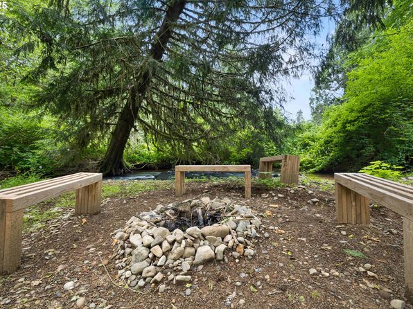 82339 Maple Rd, Seaside, OR 97138