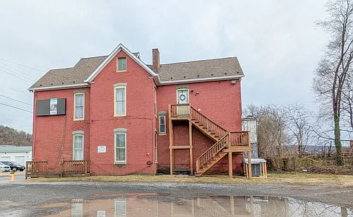 424 N Mechanic St Photo 1