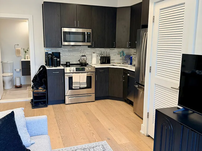 500 Fairmount Ave #302 — Photo 14