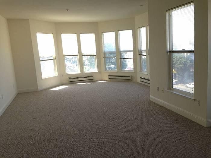 1st image of 118 Wood St APT 202