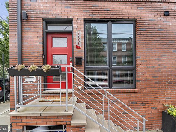2nd image of 2200 E Gordon St Unit A