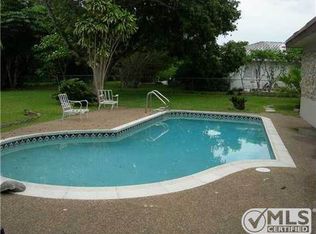 1050 Cocoanut Rd, Boca Raton, FL 33432