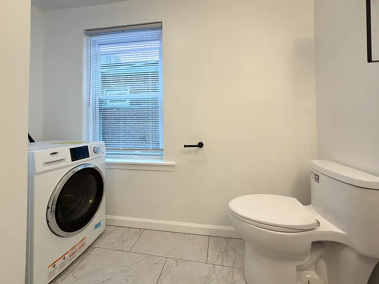 2129 Pine St #3R — Photo 9