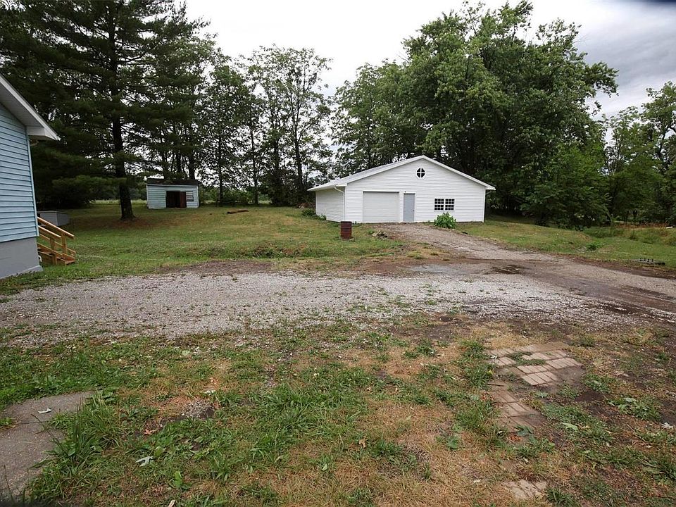 623 N Ash St, Saint Elmo, IL 62458 Zillow