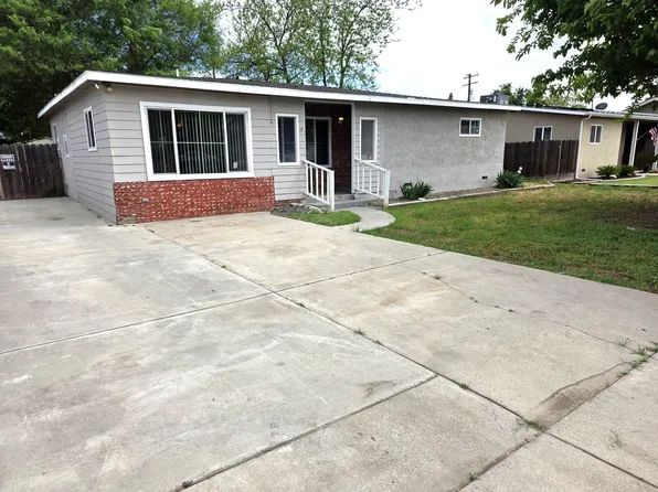 15328 Magnolia Rd, Porterville, CA 93257